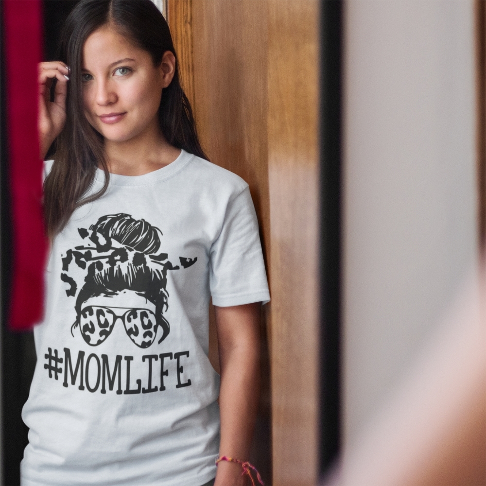 Mom Life Cheetah Graphic T-shirt